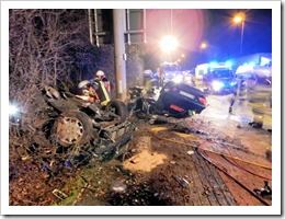 bremen-mercedes-unfall-12-2014-feuerwehrfoto02